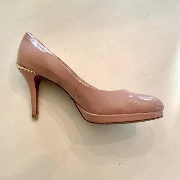 Tahari Patent Leather Blush Pink Wilma Heels Size 8 - Picture 9 of 9